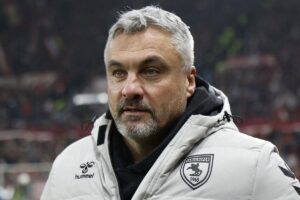 besiktasin-gundemindeydi-amedspora-hoca-oluyor_b70cf277fb_amp