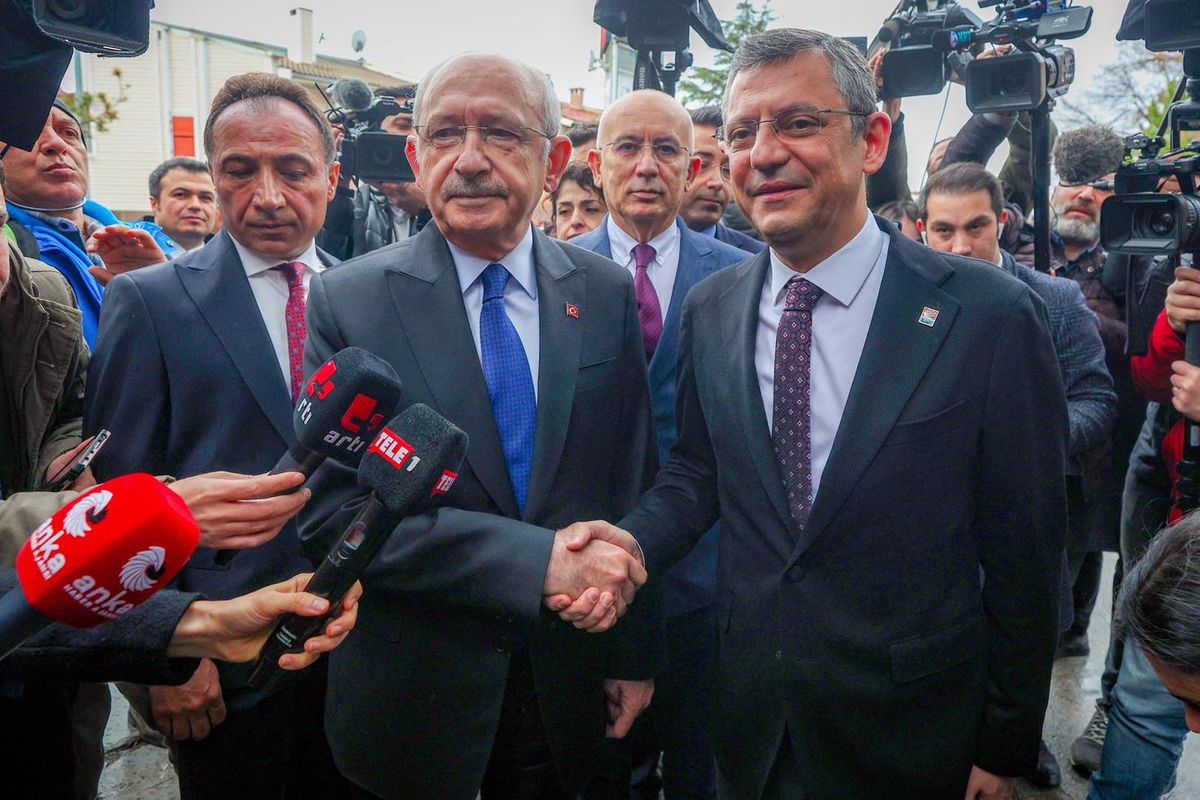 kilicdaroglu-ve-ekibinden-yeni-hamle-ozgur-ozel-19874462_8618_amp
