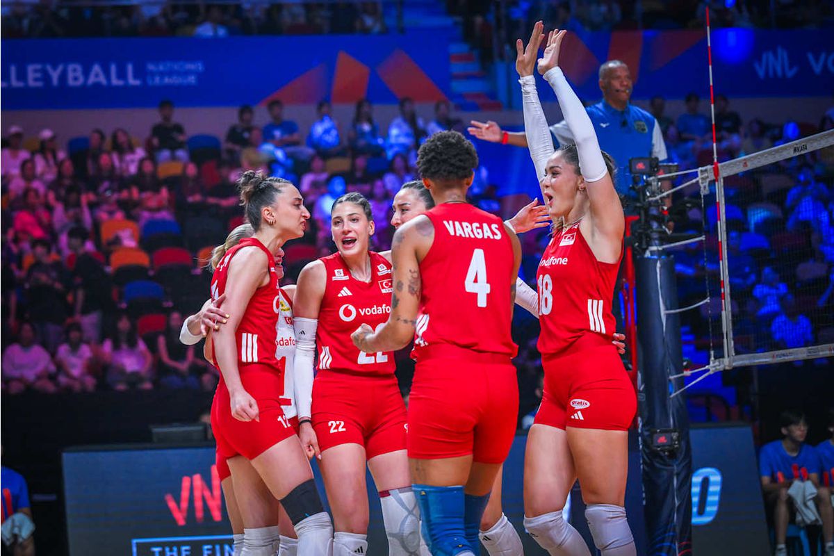 a-milli-kadin-voleybol-takimi-ikinci-kez-mill-3-20089583_amp