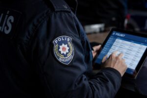 gozaltindaki-polislerin-kirli-agi-desifre-oldu_deb3990940_amp