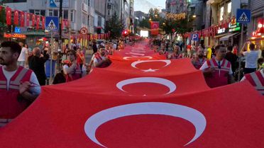 meydanlar-kirmizi-beyaza-burundu-tekirdag-da-20055976_amp