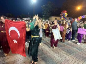 tekirdag-da-salvar-gecesi-renkli-goruntulere-20052915_amp (1)
