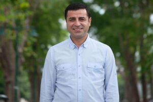 ankarada-gorev-almak-istiyorum-demisti-demirtasin_ac18126562_amp